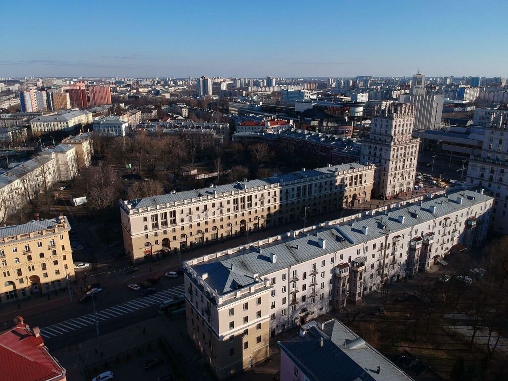 Uitzicht over Minsk. De Belarussische hoofdstad wordt steeds populairder onder Russen die de problemen in eigen land ontvluchten. Foto: Egor Kunovsky