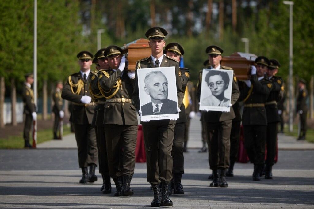 Ceremonie voor de herbegrafenis van&nbsp;Andryi Melnyk. Foto: Office of the President of Ukraine