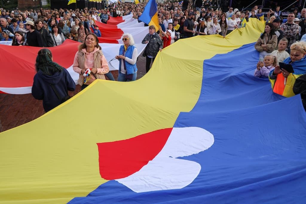 PolandUkraineFlags1024