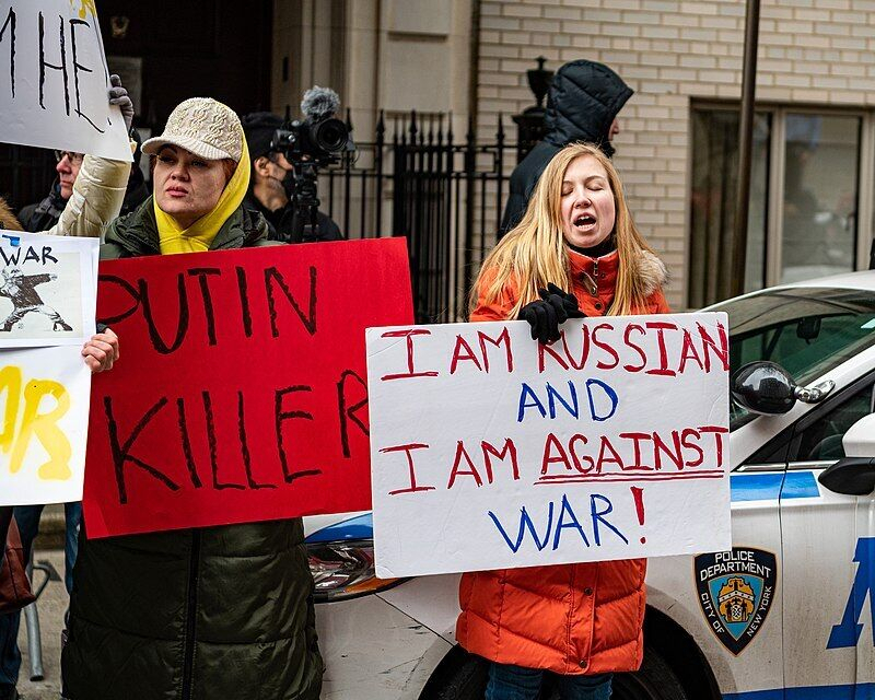 Russian emigres bij Russ consulaat in New York foto Andrew